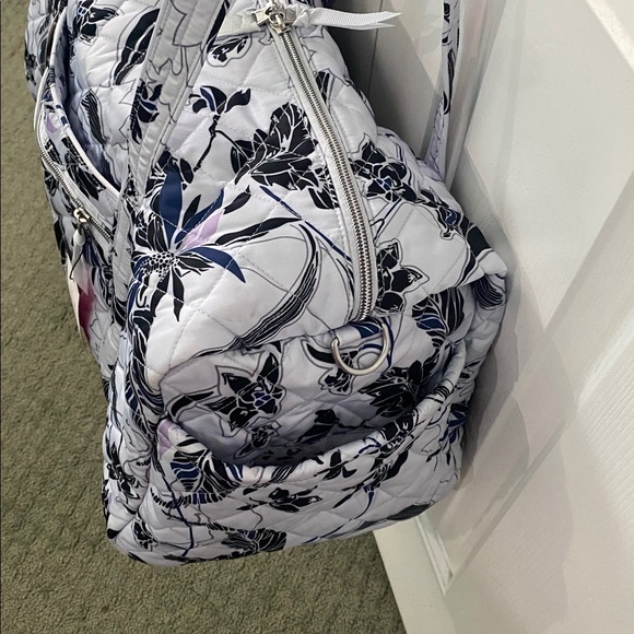 Vera Bradley Medium Travel Duffel “Twilight Garden”Blue & Purple - Picture 10 of 11